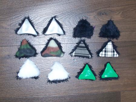 black cyber neko oreille